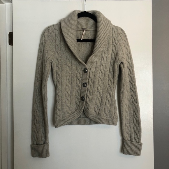 Free People Sweaters - Free People Cable knit cardigan